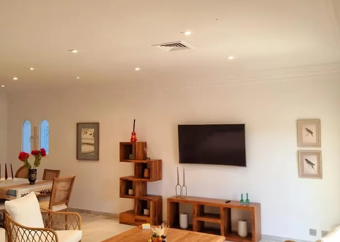 Bahía Banus Tatil Evi *